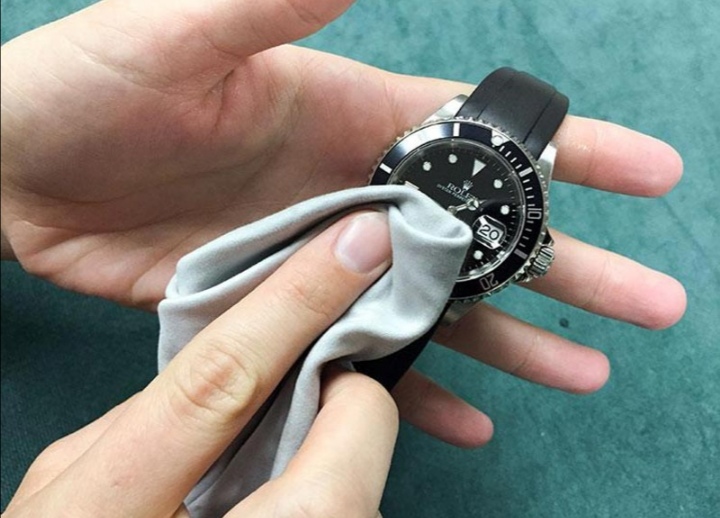 تمیز کردن ساعت مچی